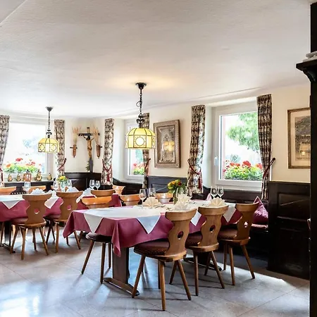 Hotel & Loewen Waldkirch