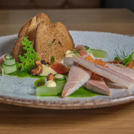 & Loewen Отель 3*