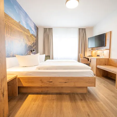 Отель & Loewen Вальдкирх