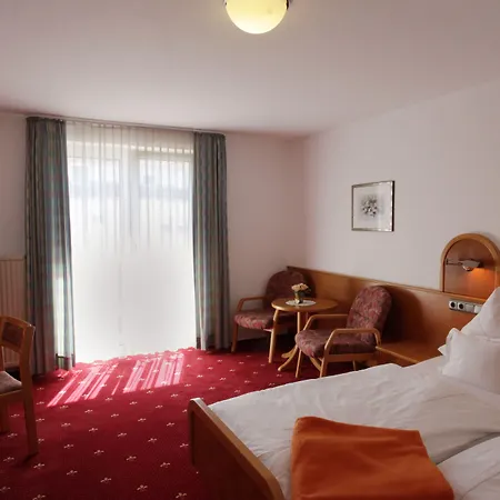 & Loewen Hotel 3*