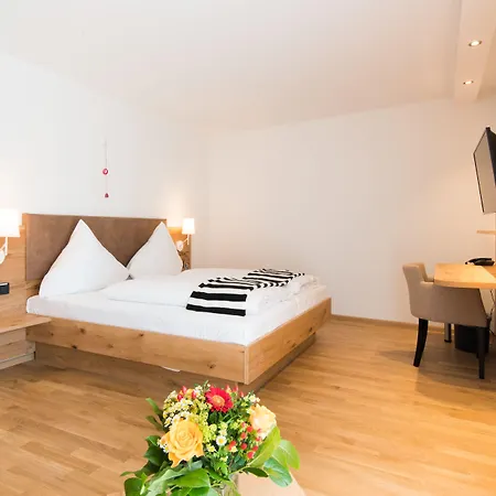 & Loewen 3* Waldkirch