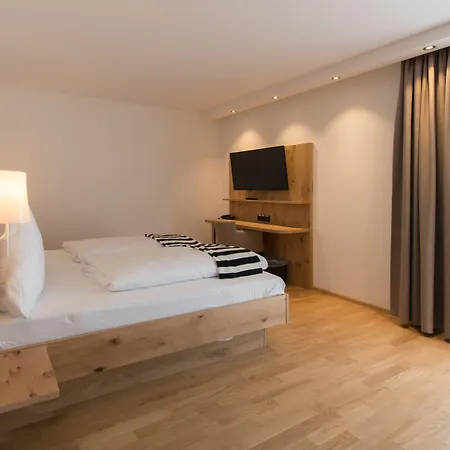 Hotel & Loewen 3*