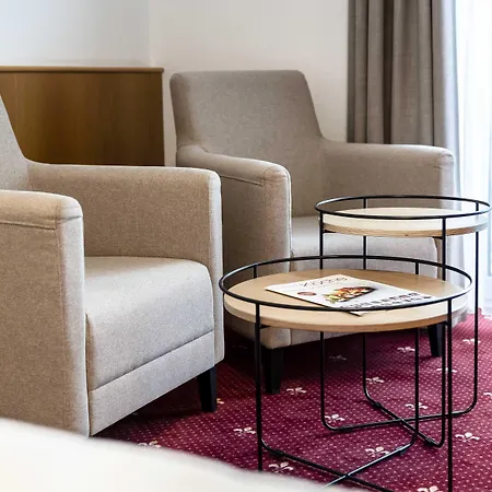& Loewen Hotel 3*